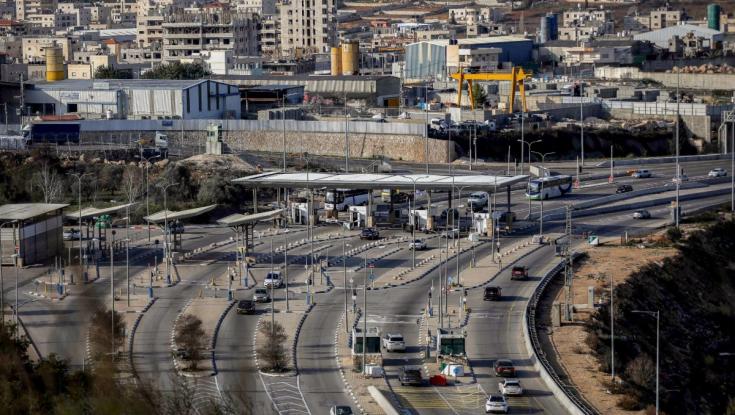 ניסיון דריסה סמוך למחסום המנהרות: צה"ל פתח במרדף