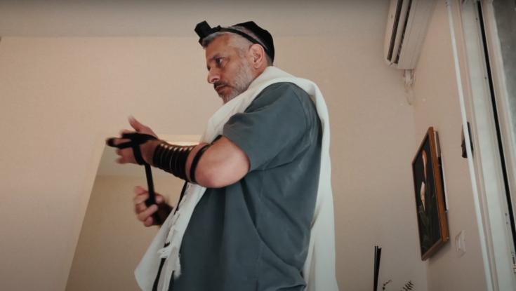 חשוף במיוחד: קליפ חדש של אביתר בנאי ברגעים ייחודיים עם אשתו