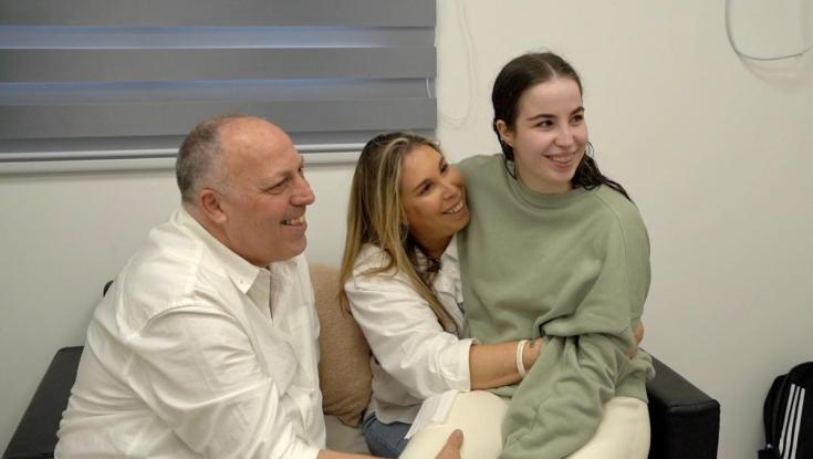 חרטה מספר על כוס פלסטיק: הנסיון של אגם ברגר להעביר מסר להוריה מהשבי