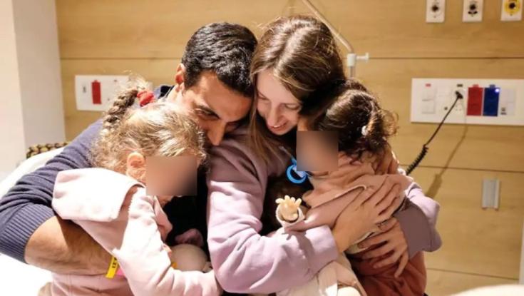 שנה לאחר שחזרה מהשבי: החטופה ששוחררה ובעלה מתגרשים