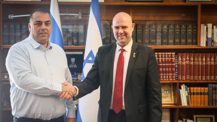 הפיטורים נכנסו לתוקף: המחליף של גלנט החל בתפקידו
