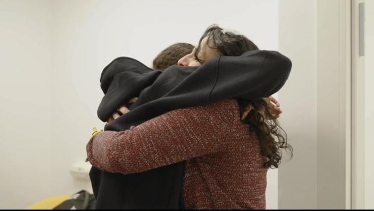 "אבא, חזרתי בחיים": הרגעים הראשונים של רומי גונן עם משפחתה