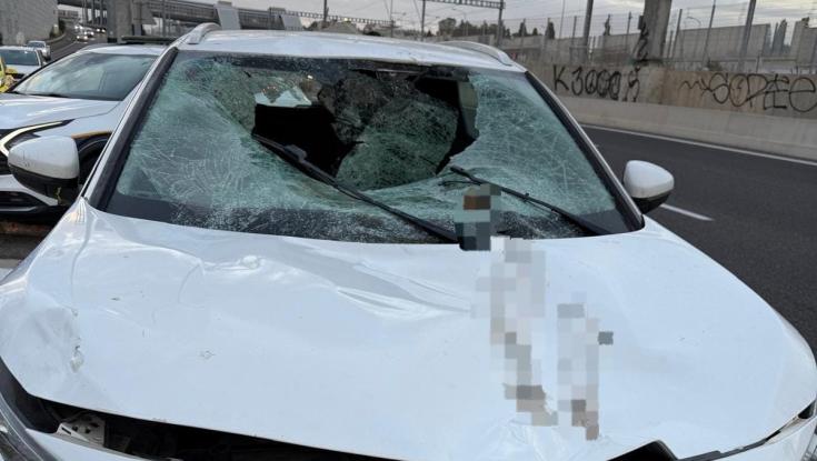 אסון סמוך להרצליה: "שמשת הרכב הייתה מרוסקת ולצד הדרך היה גבר מעורפל הכרה"