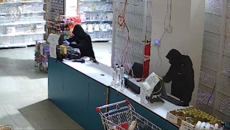 דרמה בבני ברק: כך עצרה המשטרה חוליה שגנבה עשרות אלפי שקלים