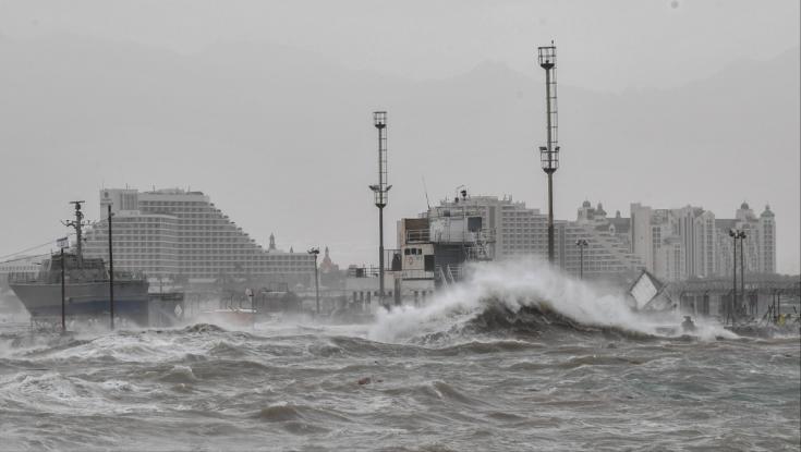 סכנה ממשית בים התיכון: השירות המטאורולוגי באזהרה חמורה