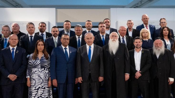 מול לשכת היועמ"שית: השר לשעבר התחיל לשבות רעב