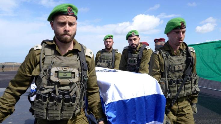 מראות שיישארו חקוקים בזיכרון: צה"ל מקבל את ארונות החטופים