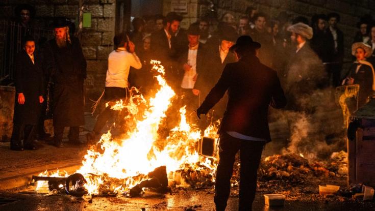 לילה של אש: מהומות ענק בגלל נתיחת התינוקות שנספו באסון בירושלים