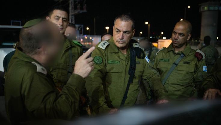 צפו: ביקורו הלילי של הרמטכ"ל בזירת הפיגוע הקטלני מאתמול