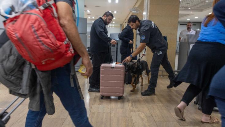 "הם עלולים לרצוח את המשפחה שלי. מצטער, לא יכול למסור לכם שמות"