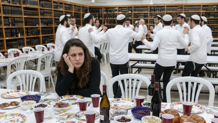 "בעלי לא מבין שאני לא רוצה לחגוג פורים עם החברים שלו, מה לעשות?"