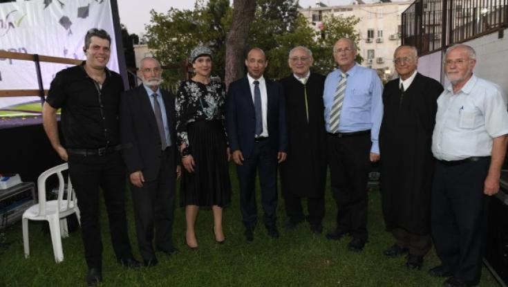 שר החינוך, בנט לבוגרות מכללת תלפיות: ''המורה הוא פסגת החברה הישראלית''