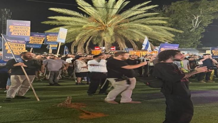 מאות הגיעו למחאה מול כלא 10: "ללוחמים מגיע עיטור, לא עונש"