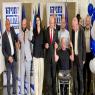 נתניהו ומשורייני הליכוד צילום: יוני ריקנר דעות