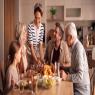 ארוחה משפחתית צילום: Zelen,Shutterstock יחסים