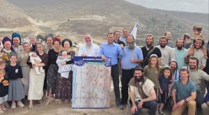 המשפחות שעולות לגבע השומרון צילום: רועי חדי התיישבות