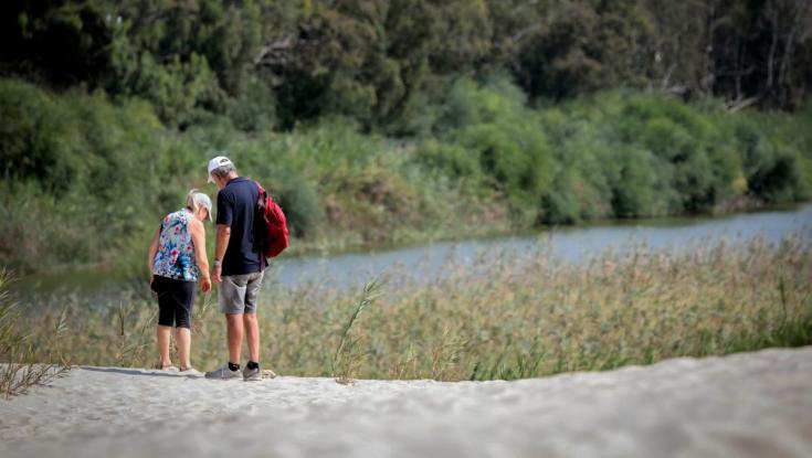 דרמה בנחל שורק: אב ובתו חולצו לאחר שעות במבצע מורכב
