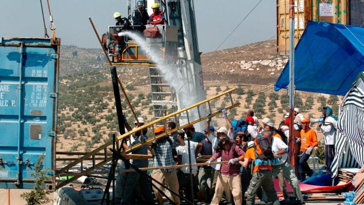 "מתחייבים בפני התורה שנחזור": התיעוד המצמרר בגג המצודה בשא-נור ביום הגירוש