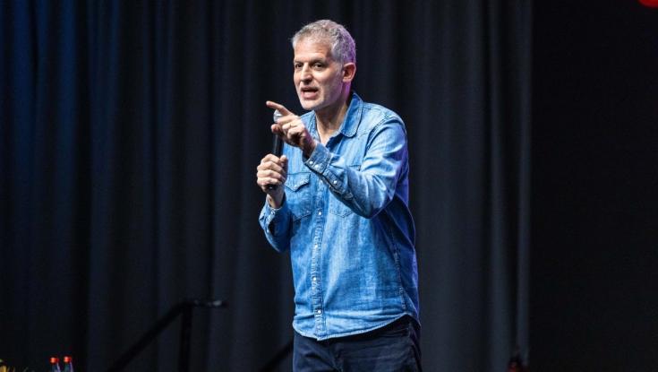הקומקאי האהוב נפרד: "היית אחד האנשים הכי מצחיקים"