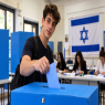 נער מצביע בקלפי, אילוסטרציה צילום: GPT, בינה מלאכותית חדשות