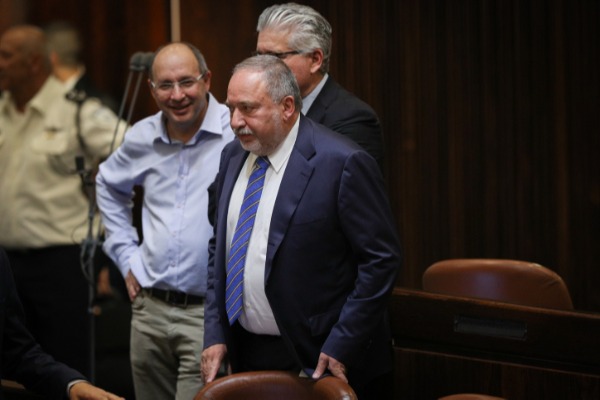 תוקף את הליכוד. ליברמן