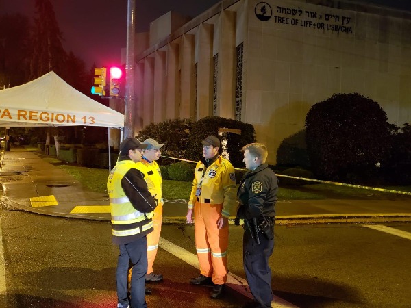 מתנדבי זק"א בזירת הרצח