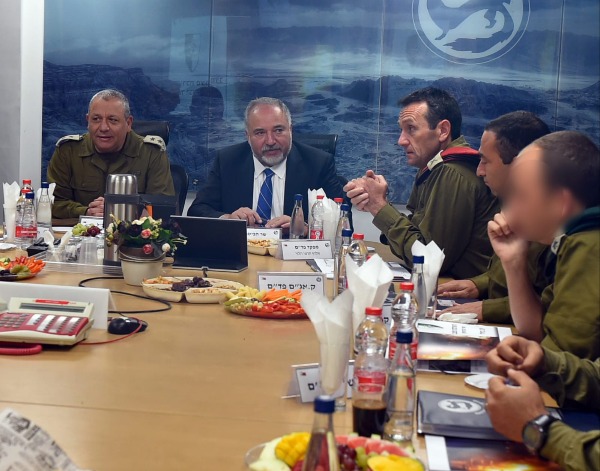 ליברמן ואיזנקוט בהערכת המצב