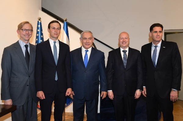 נתניהו עם מציגי הממשל האמריקני