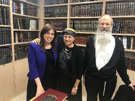 חוטובלי עם הרב והרבנית מלמד