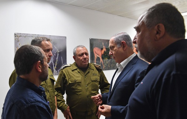 ליברמן, נתניהו ואיזנקוט באוגדת עזה