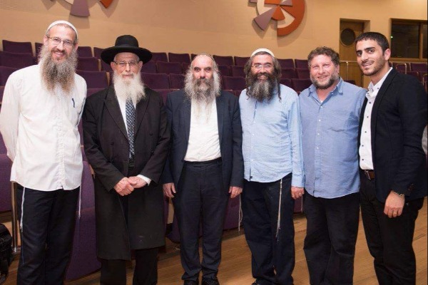 הגיעו לכבד את הרב אריאל