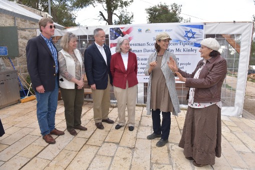 חברי הקונגרס עם נדיה מטר ויהודית קצובר