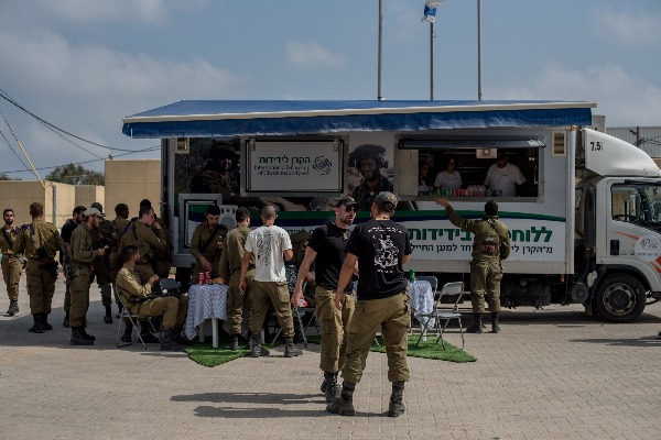 "ניידת הידידות"