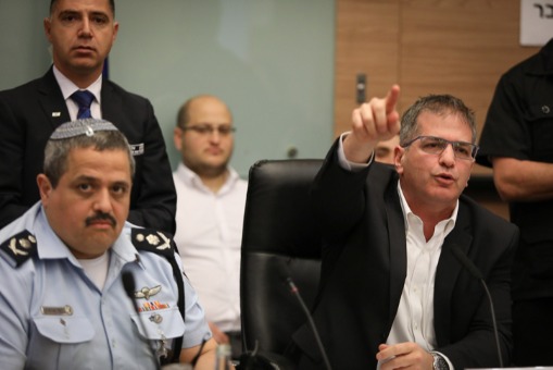 ח"כ קיש והמפכ"ל אלשיך בדיון הסוער בוועדת הפנים