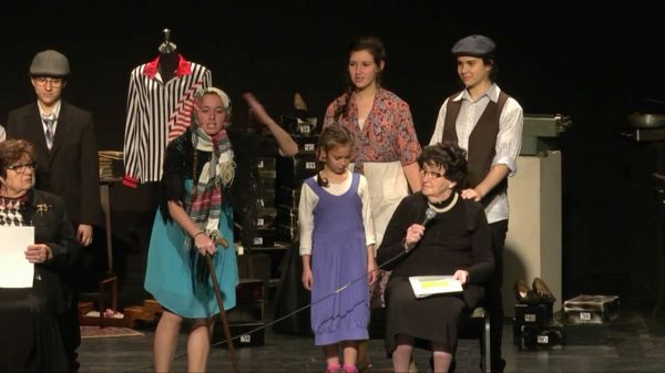 ההצגה המשותפת לתלמידות החמ"ד ולניצולות השואה
