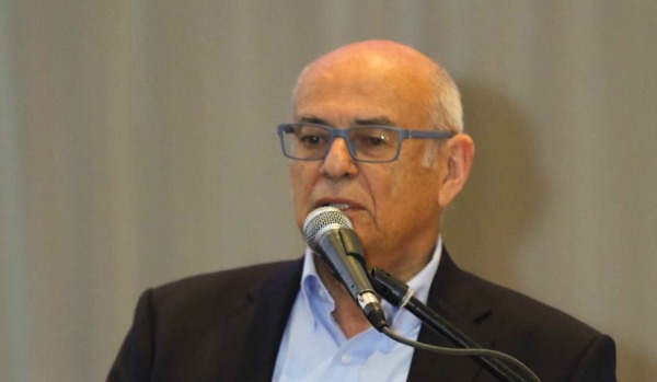 יו"ר ועדת יד ושם בארגון א.מ.י.ר יוחנן רון זינגר