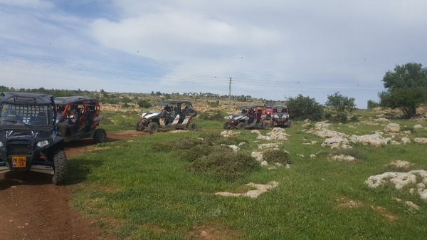 מטיילים בפסח בגוש עציון