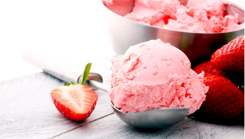 גלידת תות ביתית