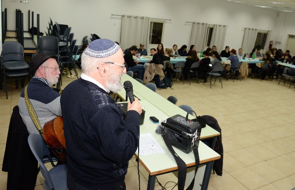 סדר טו בשבט עם הרב בניהו ברונר 