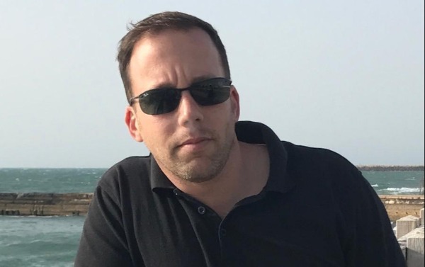 אריאל צצקס | "אני אקליפטוס, מייבש ביצות"