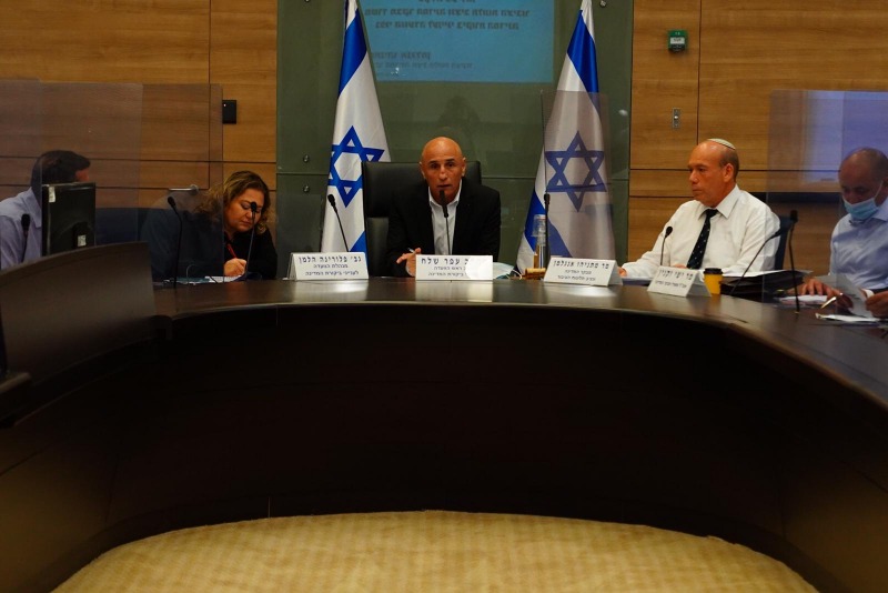 מבקר המדינה בדיון עם יו"ר הוועדה עופר שלח