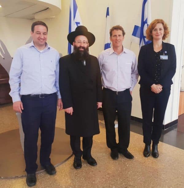 רב הכותל עם בכירי המרכז הרפואי