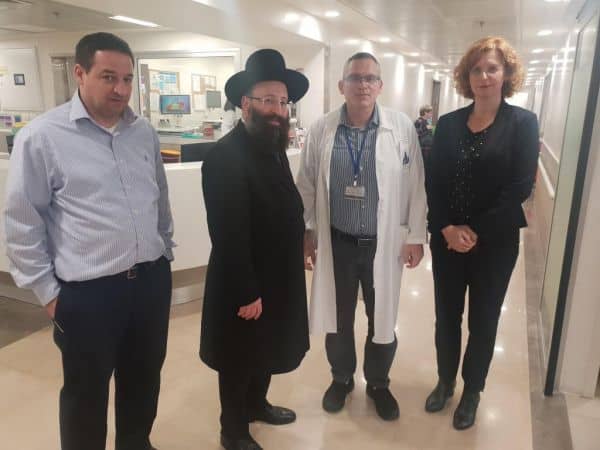 רב הכותל עם בכירי המרכז הרפואי
