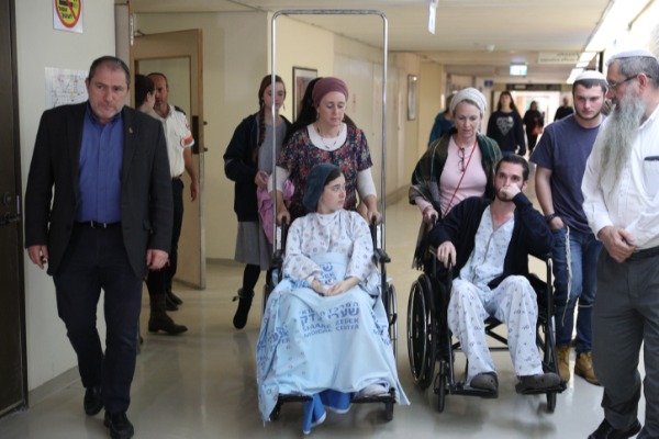 שירה ועמיחי בדרך למסיבת העיתונאים