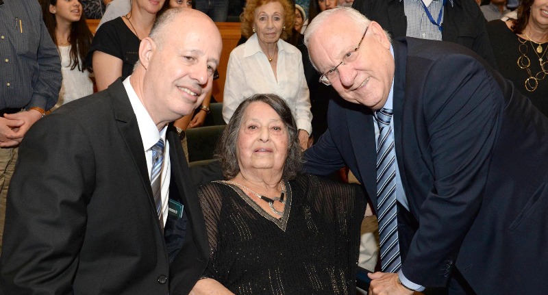 הנשיא ריבלין עם גאולה כהן ז"ל ובנה, צחי הנגבי