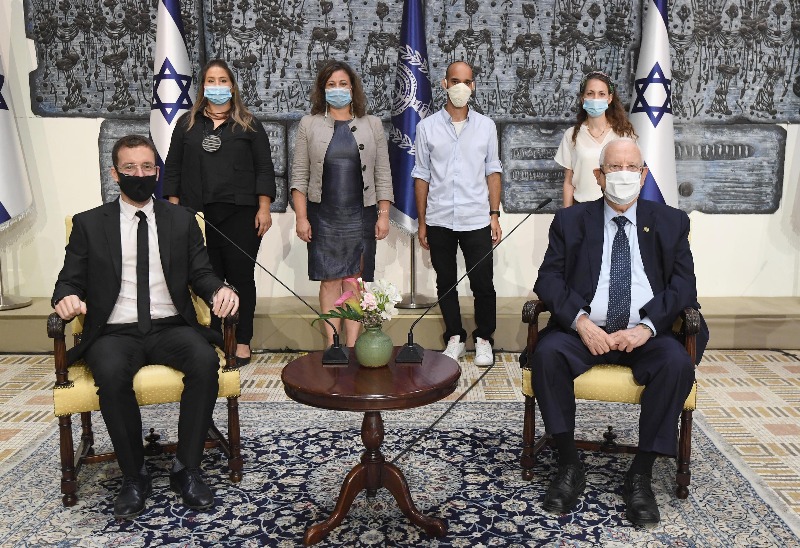 הנשיא עם שר הרווחה ונציגות העובדות הסוציאליות