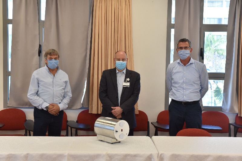 רונן זוהר, מנכ"ל שטראוס מים, חיים וילדר, סמנכ"ל מחקר ופיתוח שטראוס מים, ד"ר מסעד ברהום מנהל המרכז הרפואי לגליל, נהריה