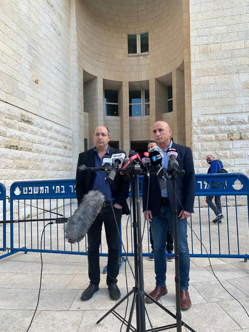 ניסנקורן ושלח בכניסה לבית המשפט העליון