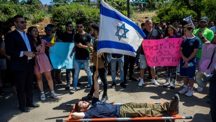 הלוחמים מפגינים היום מול הכנסת