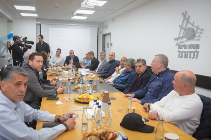 מנהלת הליגות לכדורגל | ארכיון
